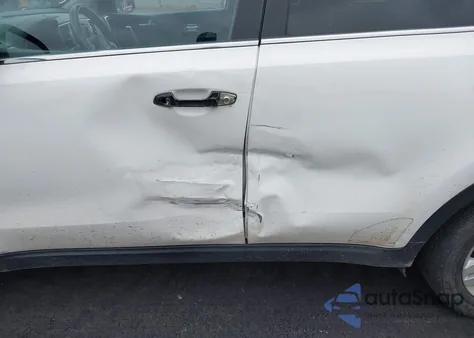 2017 Kia Sportage Lx z USA, uszkodzony, nr VIN KNDPMCAC4H7040033